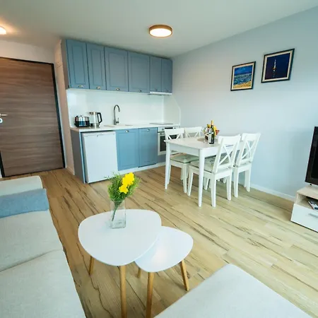 Apartment Skyline - Sea View, Pools, Spa&free Parking