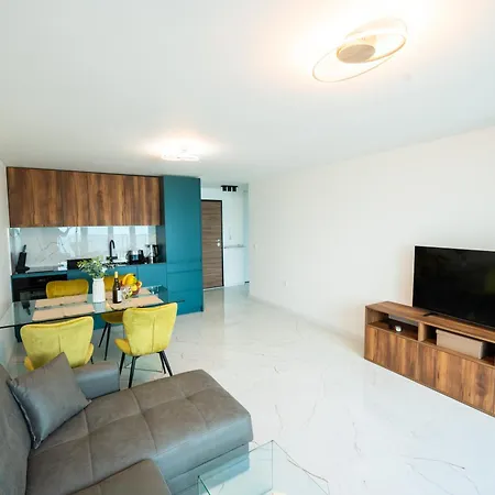 Apartament Skyline - Sea View, Pools, Spa&free Parking *