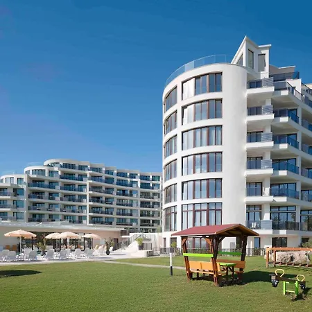 Skyline - Sea View, Pools, Spa&free Parking * Warna
