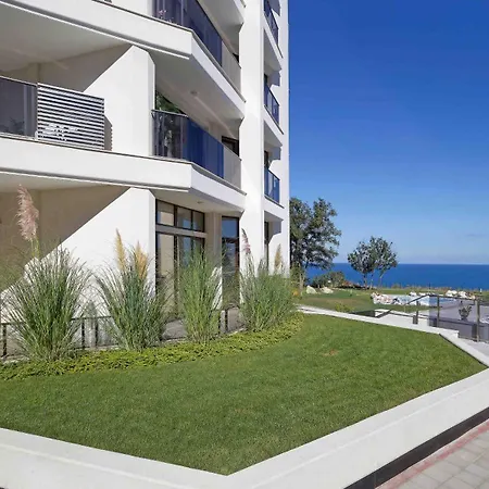 Skyline - Sea View, Pools, Spa&free Parking Apartment